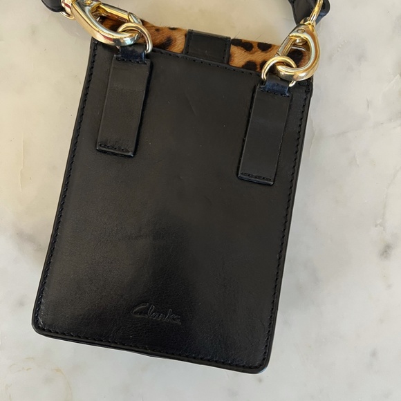 Clarks Leopard Crossbody - Picture 4 of 8